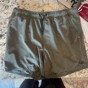 Large Vuori Kore Elevate 5” Short